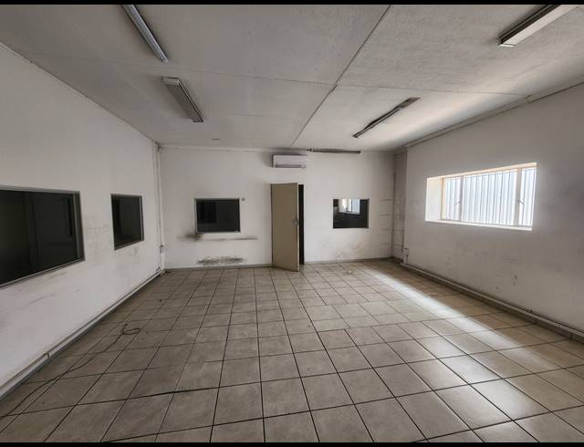 651M² WAREHOUSE TO LET IN WADEVILLE